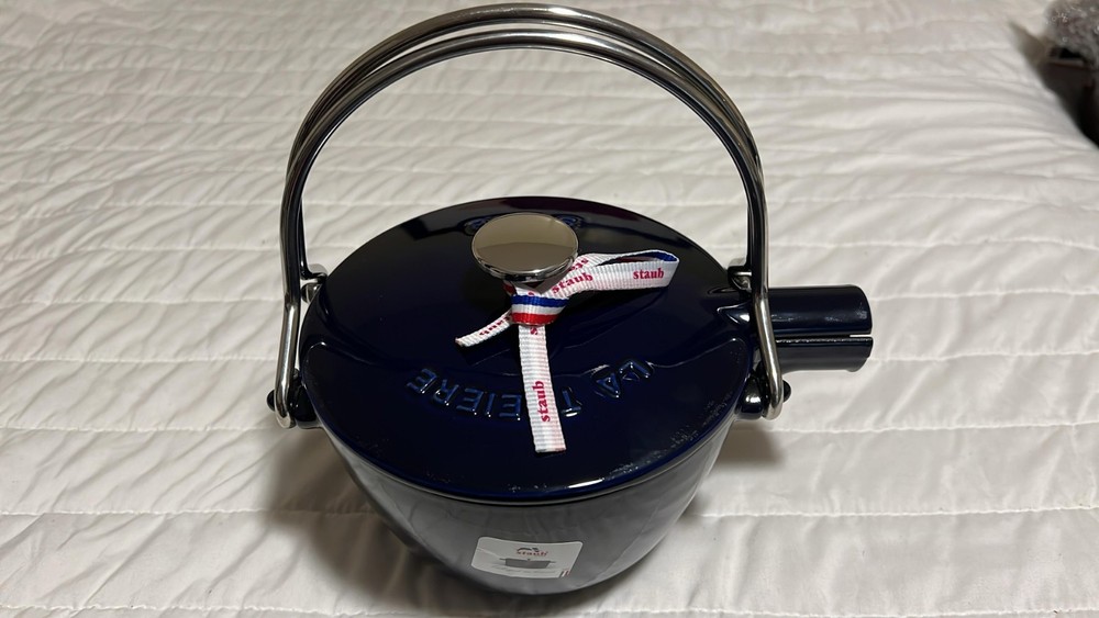 Staub Cast Iron 1.2 qt, Round, Tea Kettle, Dark blue