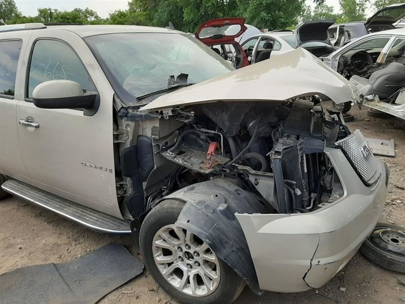 YUKON 2007 High Mounted Stop Light 541601