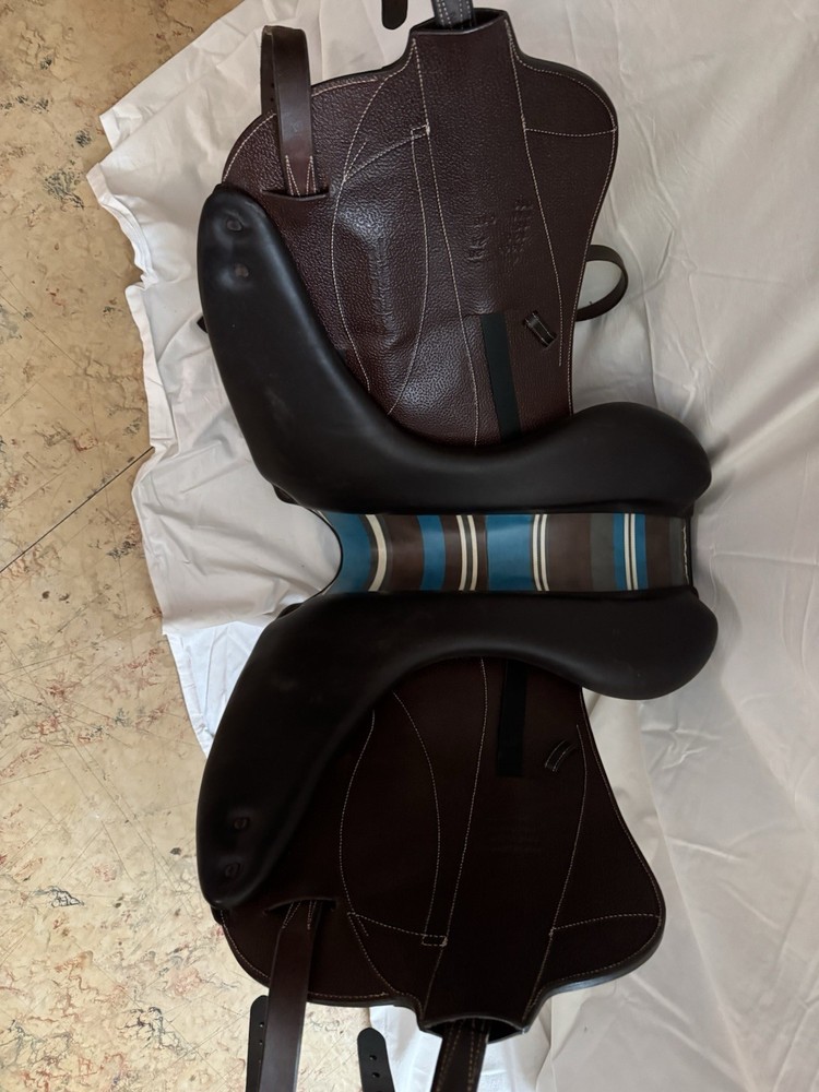 Voltaire Dreassage Saddle 17.5 Medium