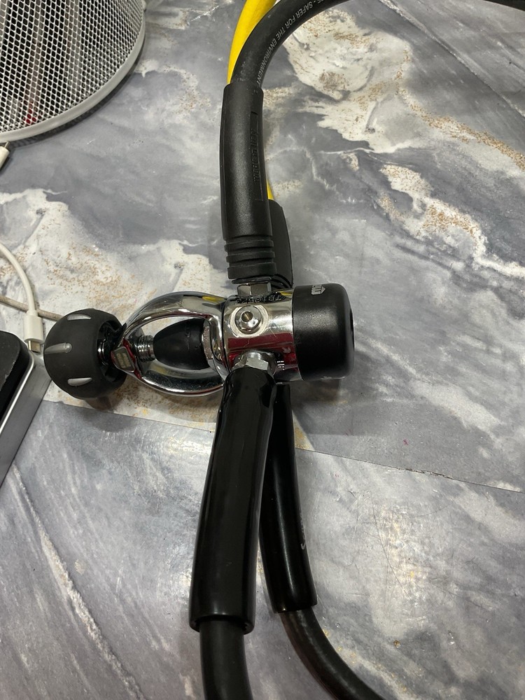 Aeris500AI Complete SCUBA Regulator + Computer Setup Voltrex Mares /Nikos Mares