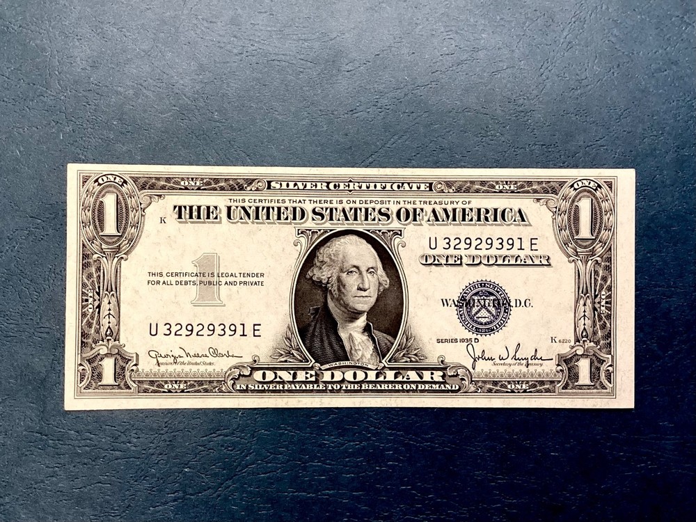 1935 D $1 One Dollar Silver Certificate UNC UNCIRCULATED