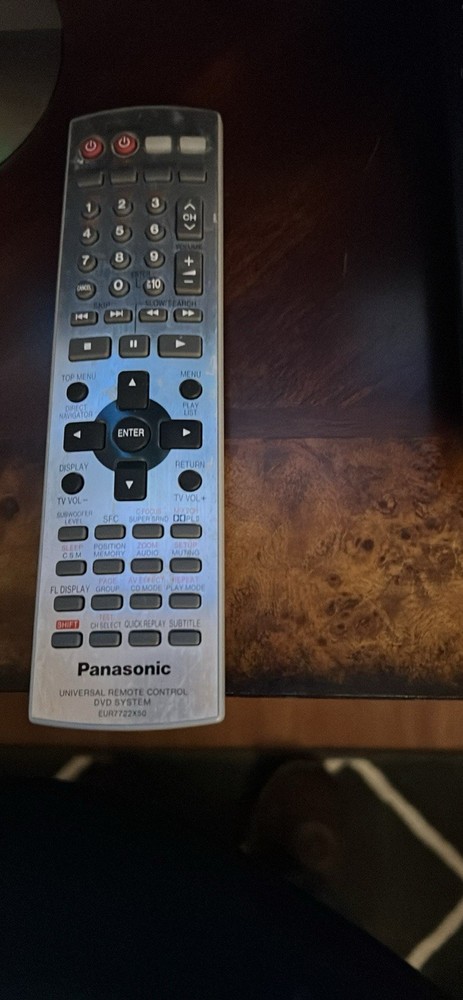 Panasonic SA-HT692 5-CD Changer Surround Sound System DVD PlayerAM/FM Receiver.