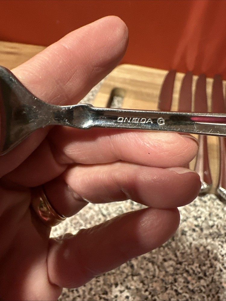 Oneida Knives & Forks