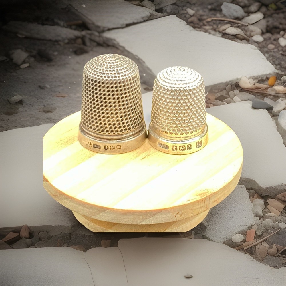 Silver  1924 & 1946 Silver Thimbles 10g