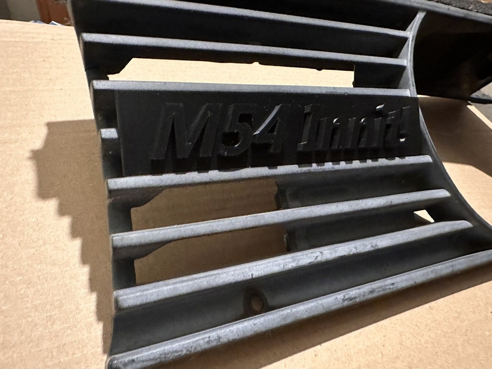 BMW E30 Grill Emblem (S54)