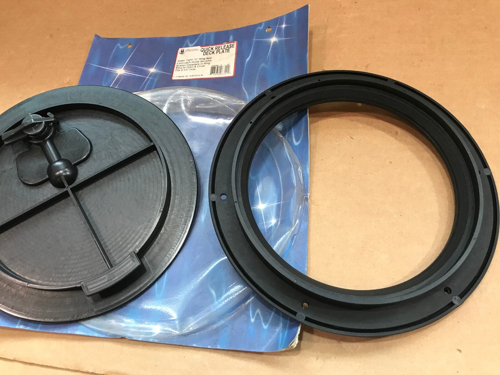 TH t-h Marine 8" Deck Plate Quick Release Black DP-8-1-DP