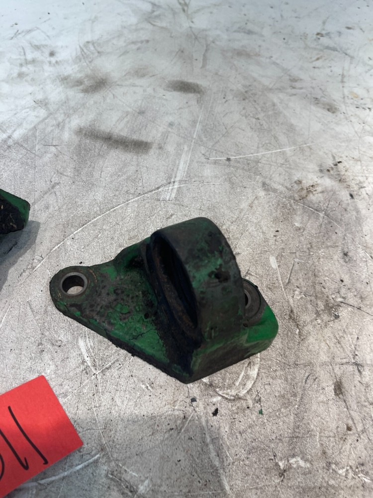 John Deere 7800 Tractor Engine Mount Brackets R95415 R95414