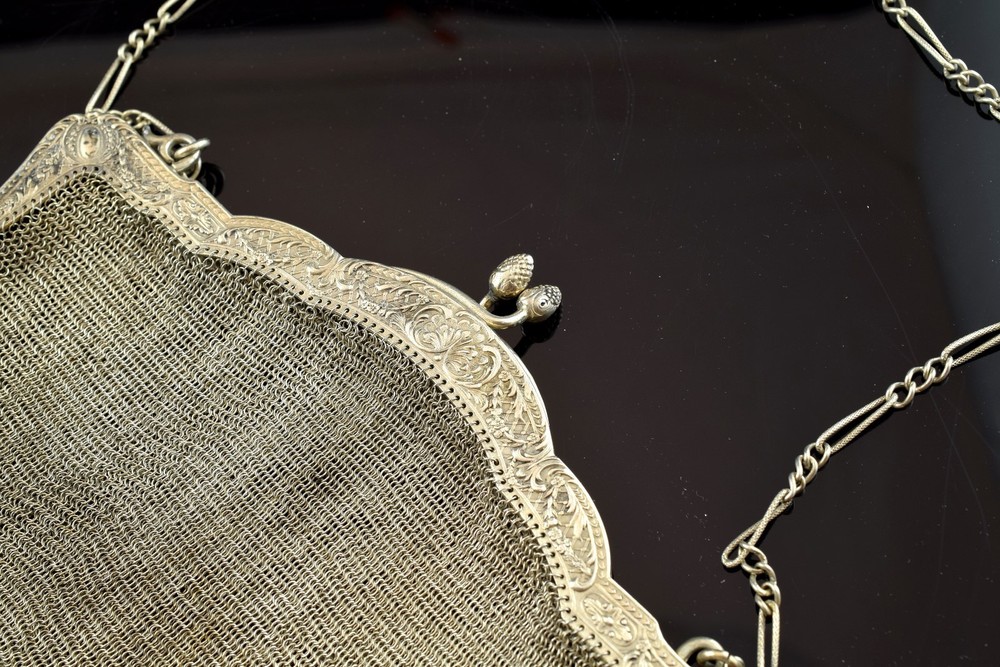 Silver mesh bag, 19th century.