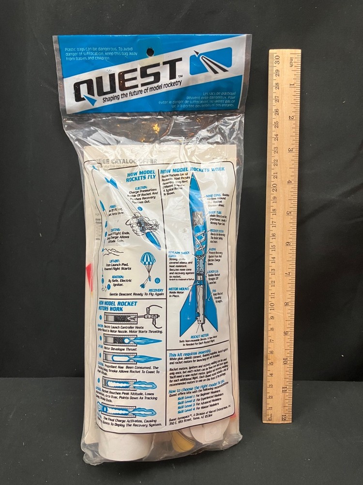 Quest Full Moon Flying Model Rocket Kit #1016 - OOP