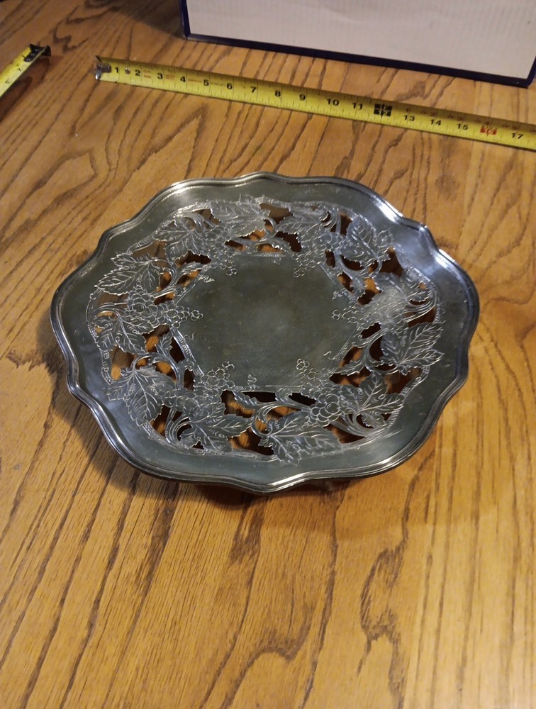 Silverplate Serving Tray. Sheffield 6x43. Grapevines  11in Diameter