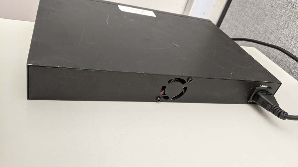 US Robotics USR997931 24-Port Gigabit Switch