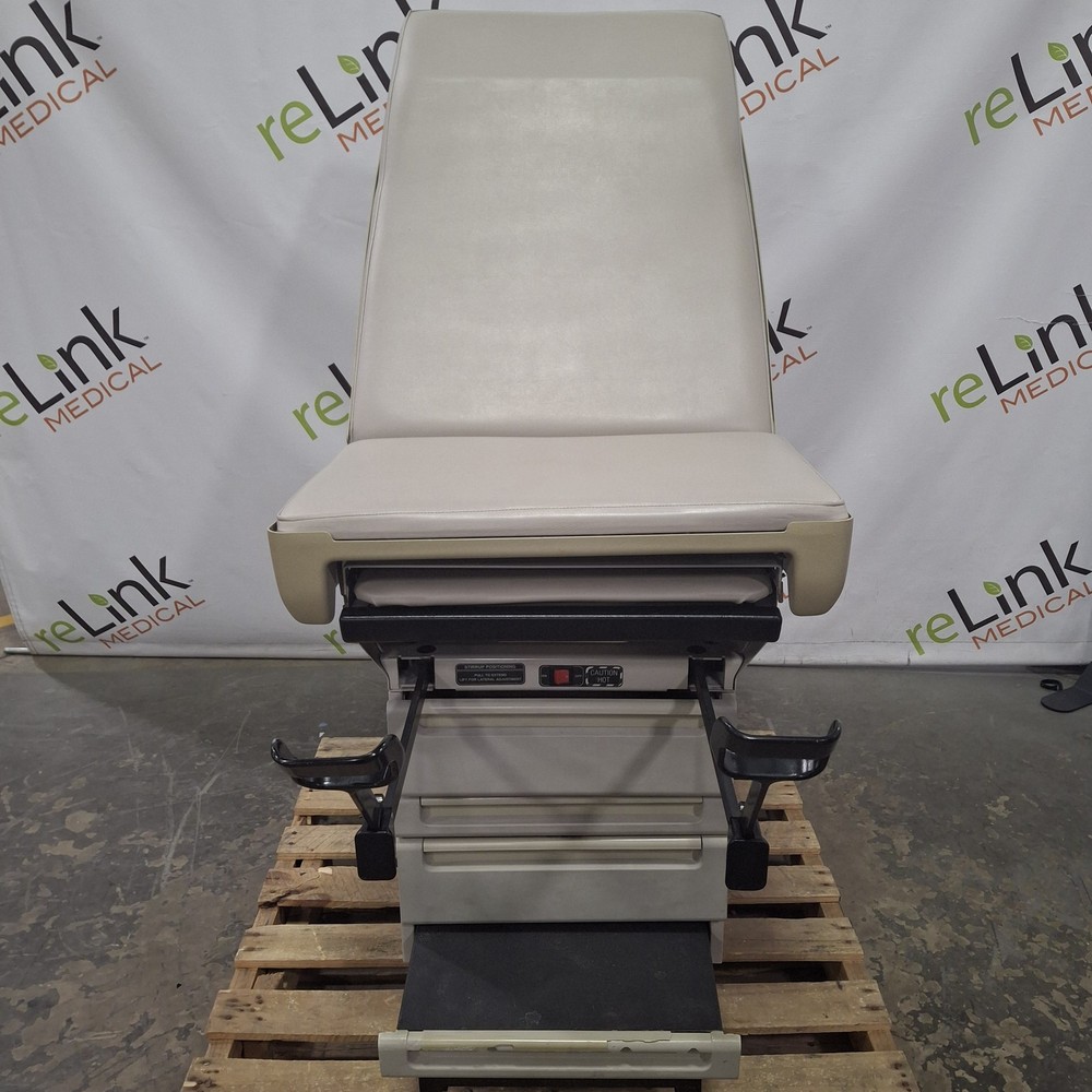 Midmark 404 Exam Table