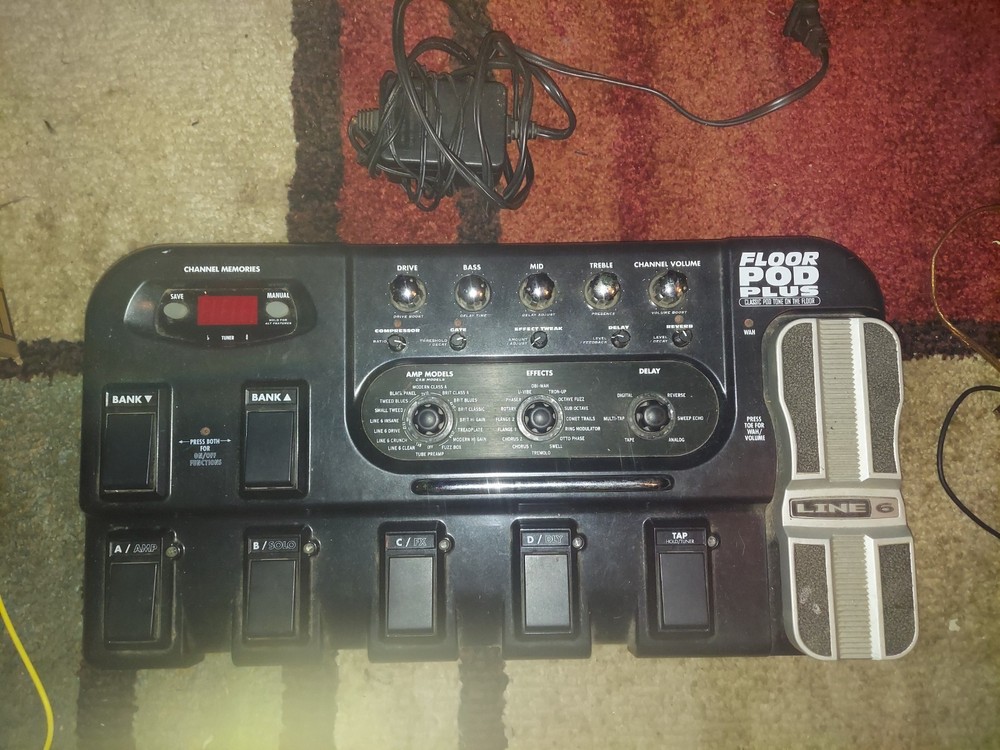 LINE 6 Floor Pod Plus Guitar Effects
