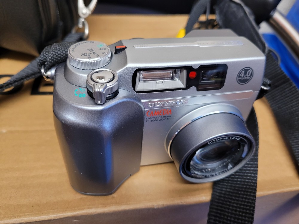 Olympus C-4000 Digital Camera