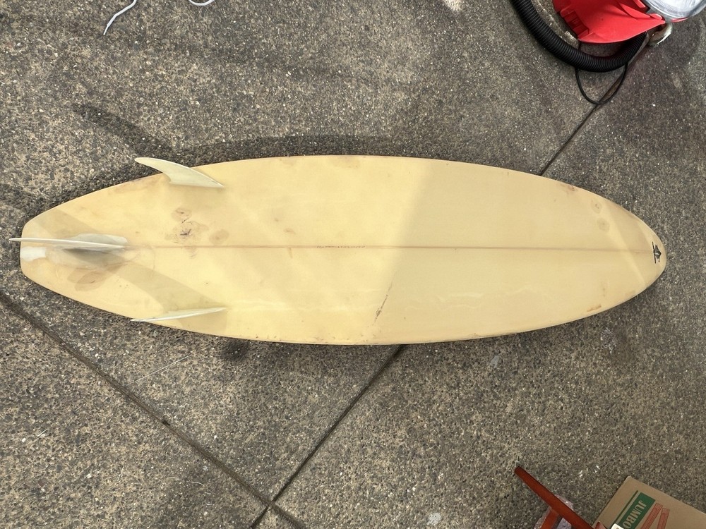 Vintage HIGH TIDE Surfboard
