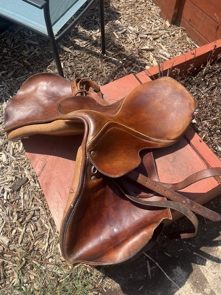 Courbette Derby All Purpose English Saddle 16"