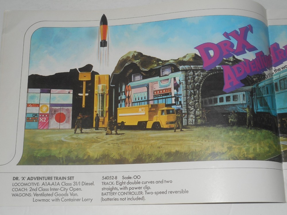 1976 AIRFIX RAILWAY SYSTEM Catalog First Edition Model Trains, Track Accessories