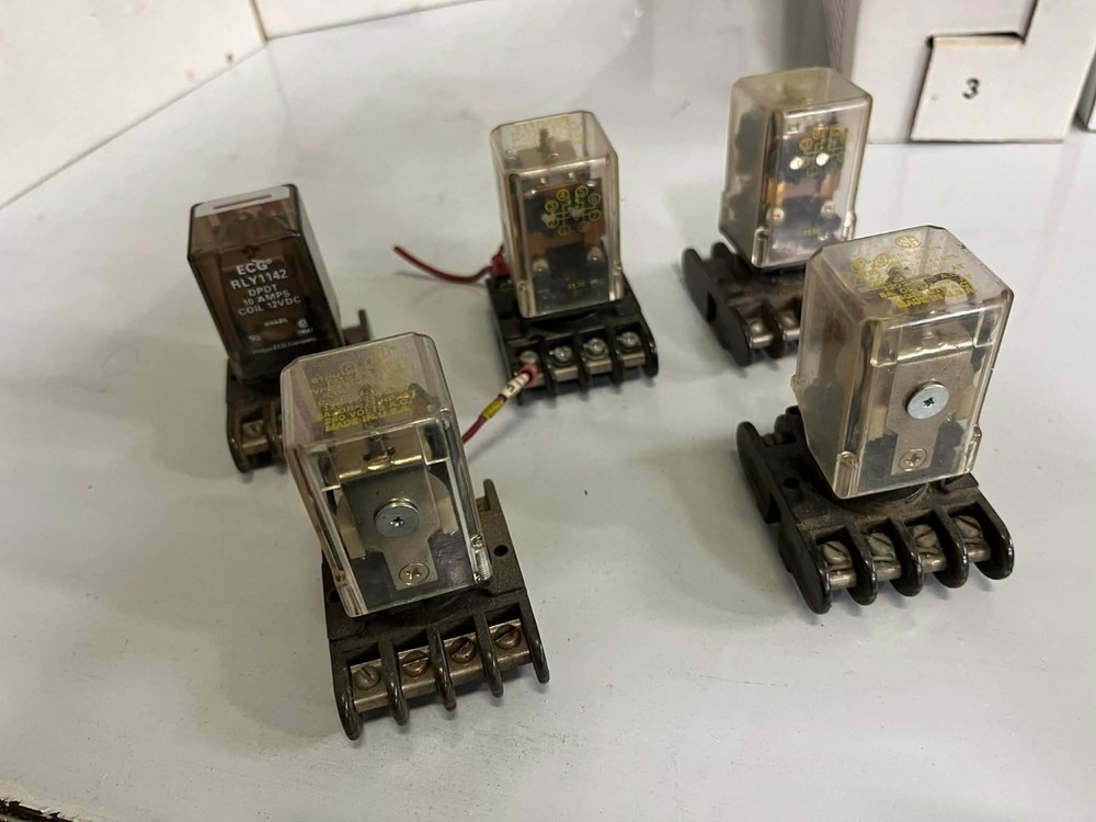 Ghostbusters Ghost trap relays