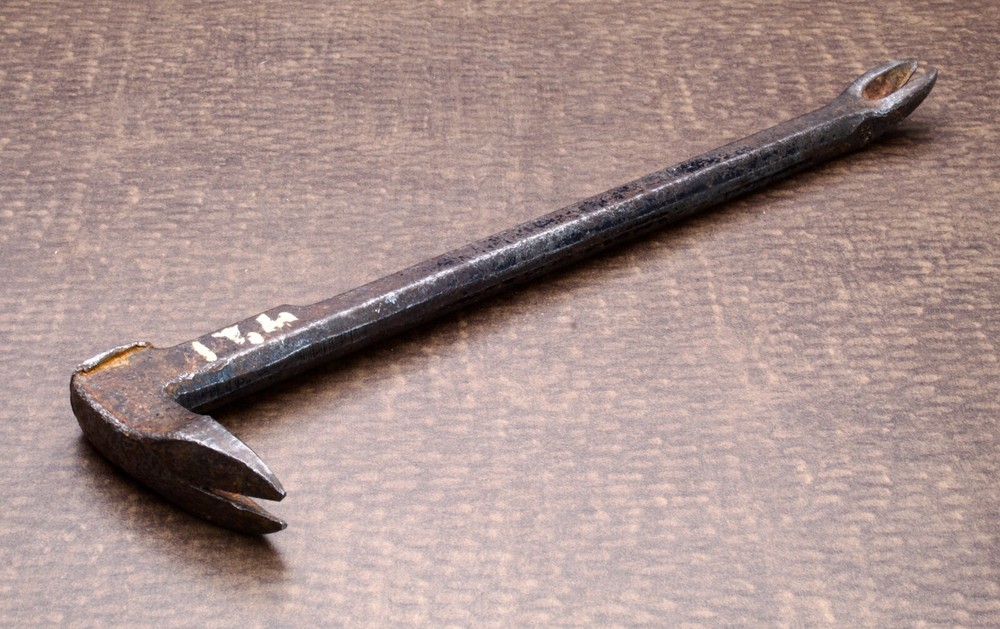 Vintage Nail Puller Pry Bar Construction Carpentry