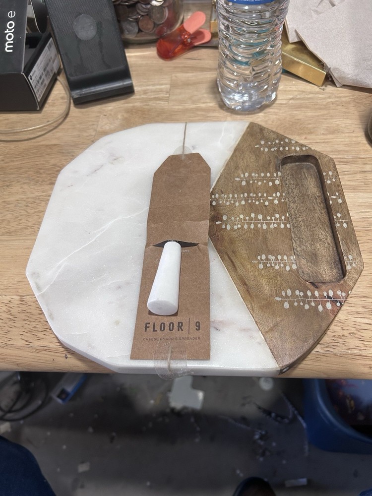 Floor 9 Marble Cheese Plate New (mvbl)