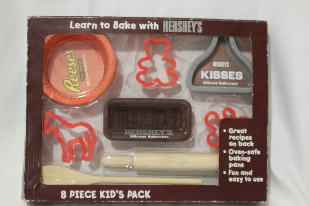 Hersheys Learn to Bake with Hersheys 8 Piece kid's Pack Silicon Bakeware Cookie