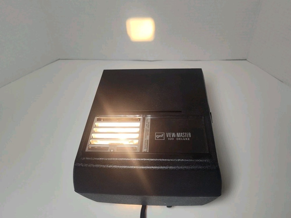 Vintage gaf View Master 100 Deluxe Projector - Tested & Working