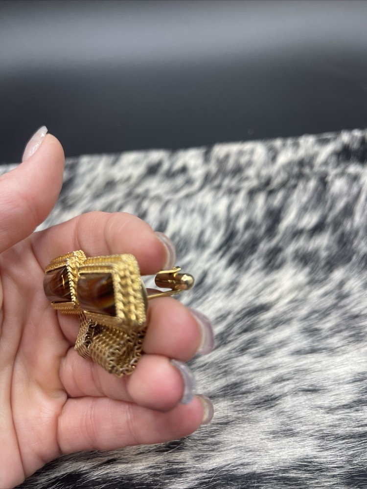 Stunning Wrap Around Goldtone Cuff links #Q50