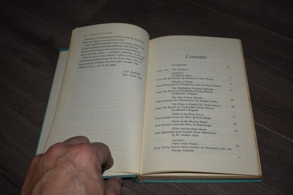The Flying Saucer Reader by Jay David 1967 UFO