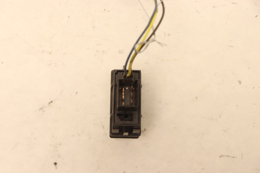 2018-2023 PETERBILT 579 PACCAR HAZARD LIGHT WARNING SWITCH BUTTON OEM