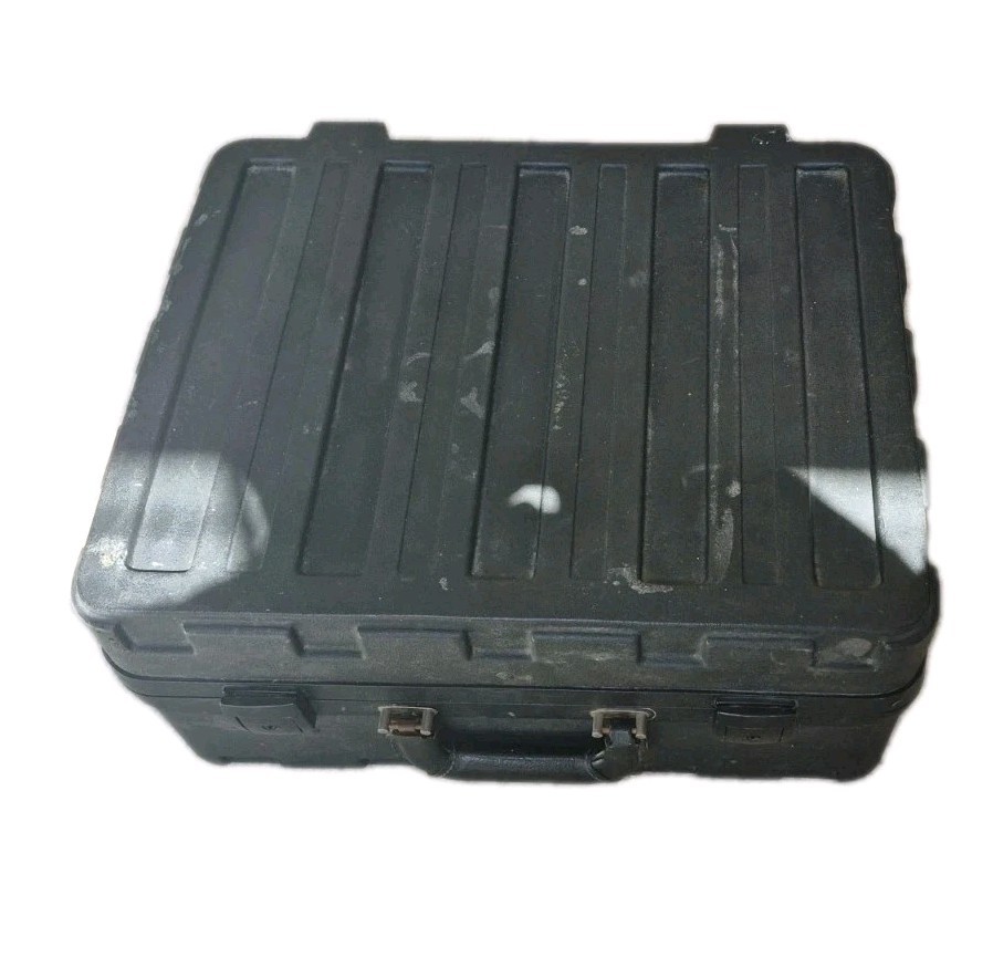 JENSEN TOOLS CASE 18"X15"X9" one latch is broken