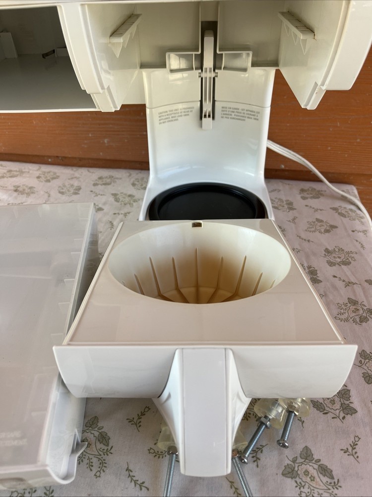 Black & Decker Spacemaker Under Cabinet 12-Cup Coffee Maker SDC740