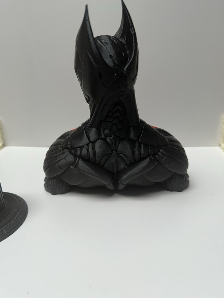 BATMAN BEYOND BUST