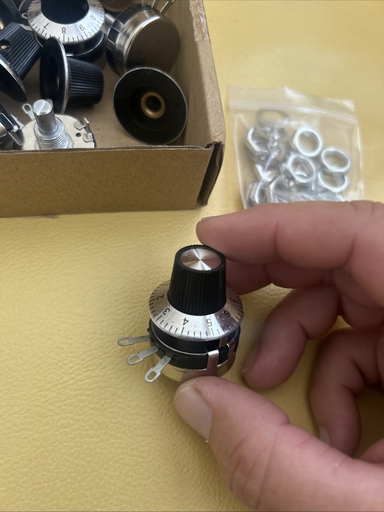 Rotary Carbon Linear Variable W05857-6 220k (15pcs)