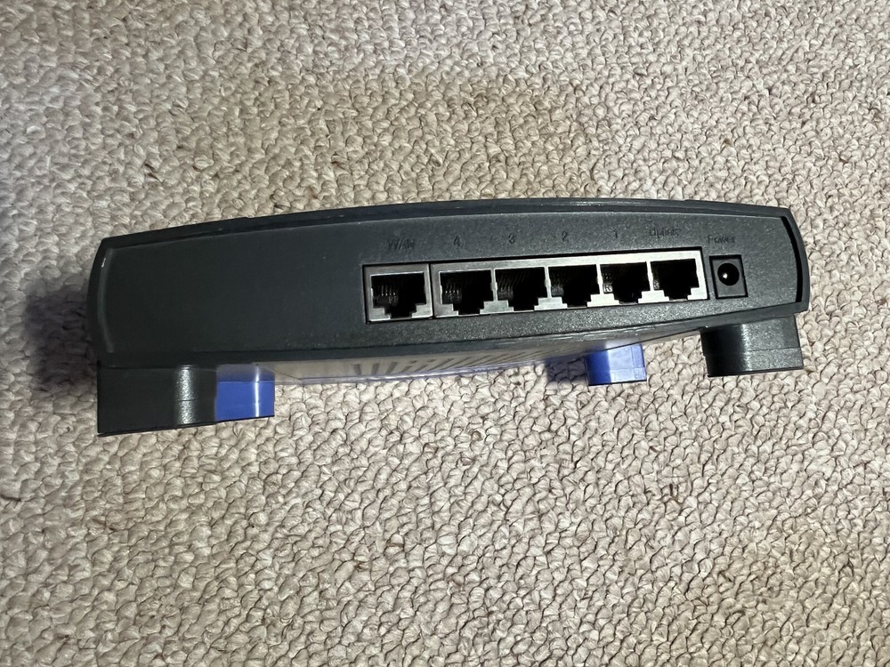 Linksys Etherfast Cable/DSL Router (BEFSR41 V.2) w/ power adapter