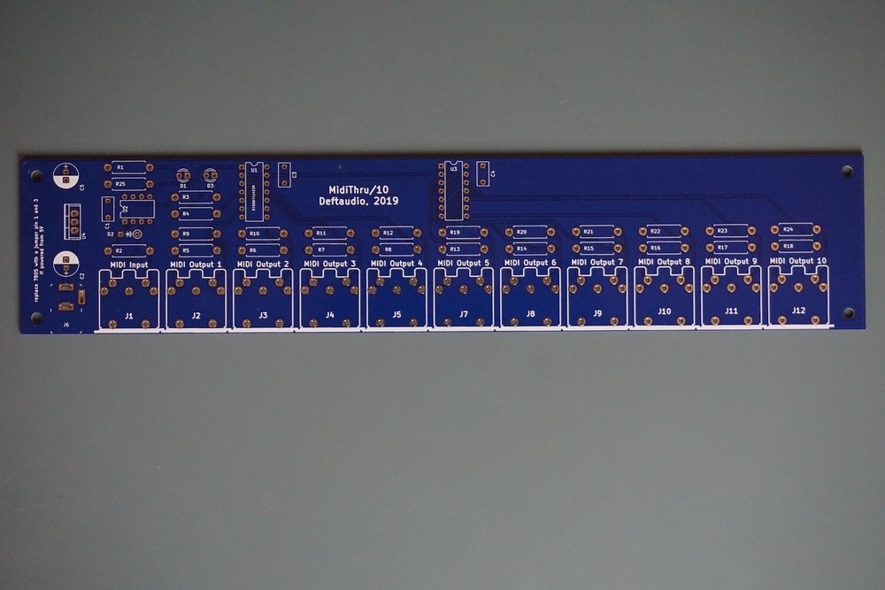 MIDI Thru 1 input - 10 out splitter midithru box DIY kit Not assembled