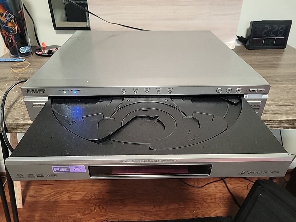 Sony 5 disc CD / DVD changer