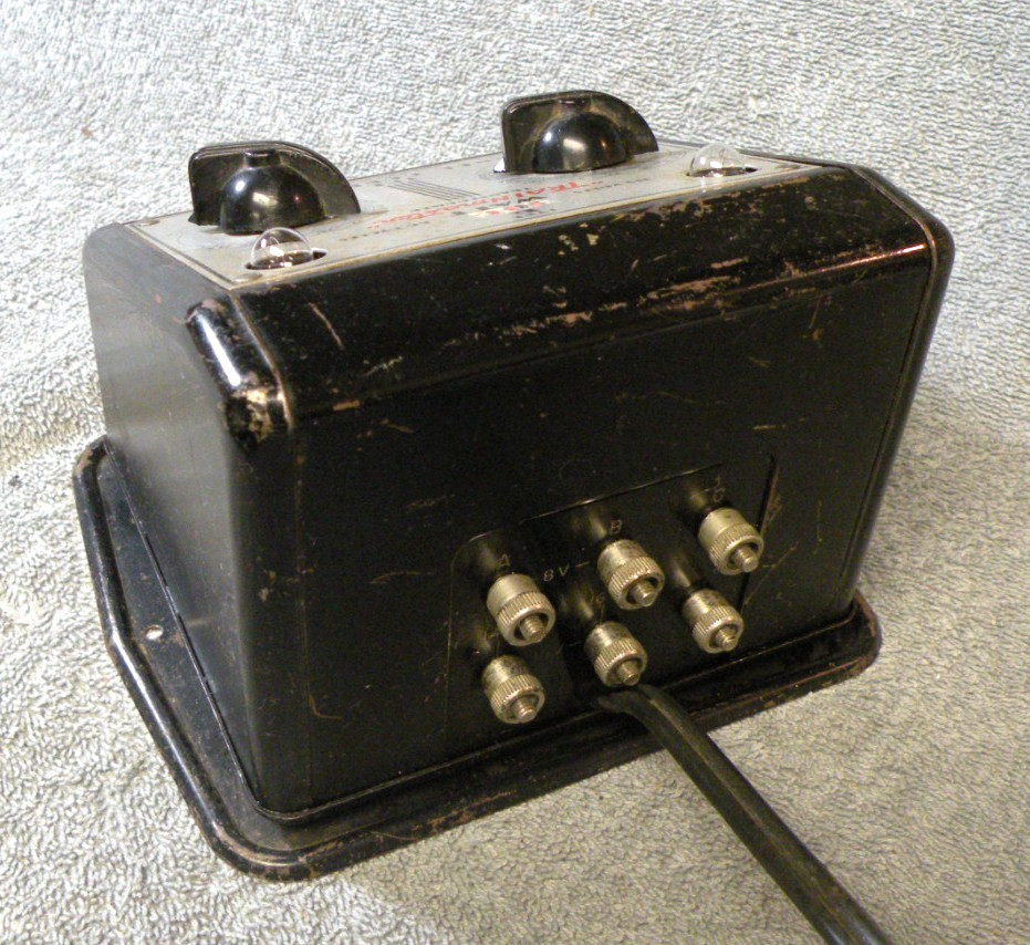 Lionel Type R "TrainMaster" Transformer 100W 115V 60 Cycles.
