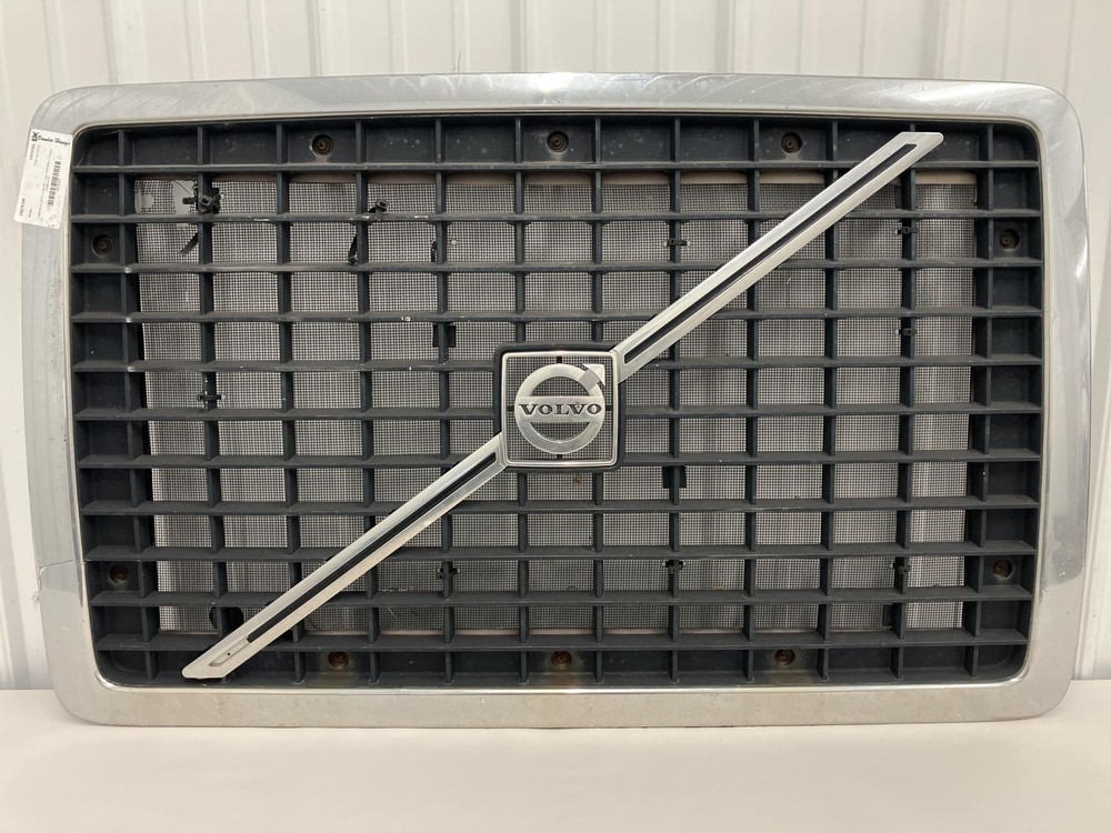 2003-2017 Volvo VNL Grille - Used