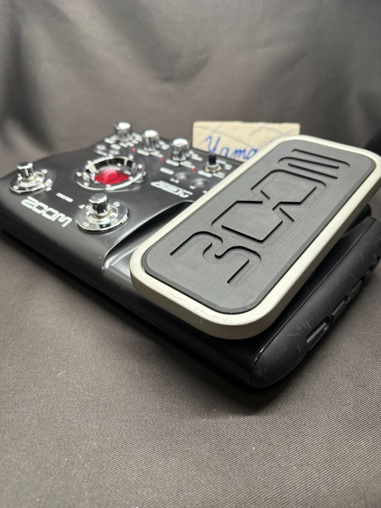 Zoom G2.1u Multi-Effects Pedal with Expression Pedal & USB Audio Interface