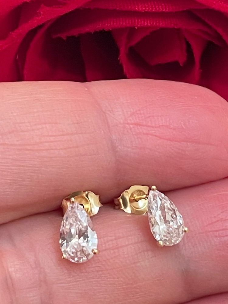 Fine Diamonds 1.5 carat  Diamond Stud Earrings Solid 18k Gold  Yellow Gold