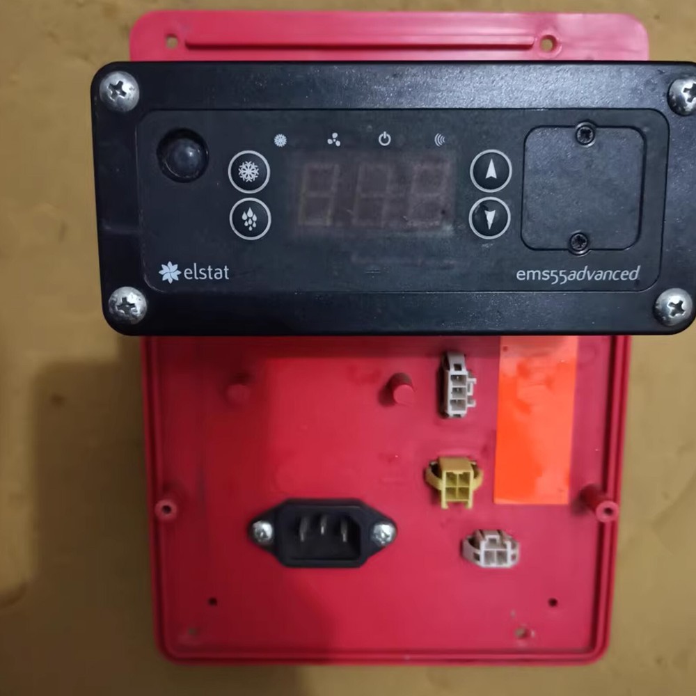 1PC EMS-55 Showcase Refrigerator Thermostat New Temperature Controller US