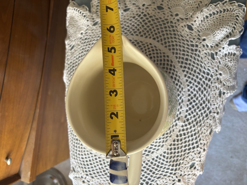 Gibson Bernini 72 Oz Pitcher - Excellent Condition