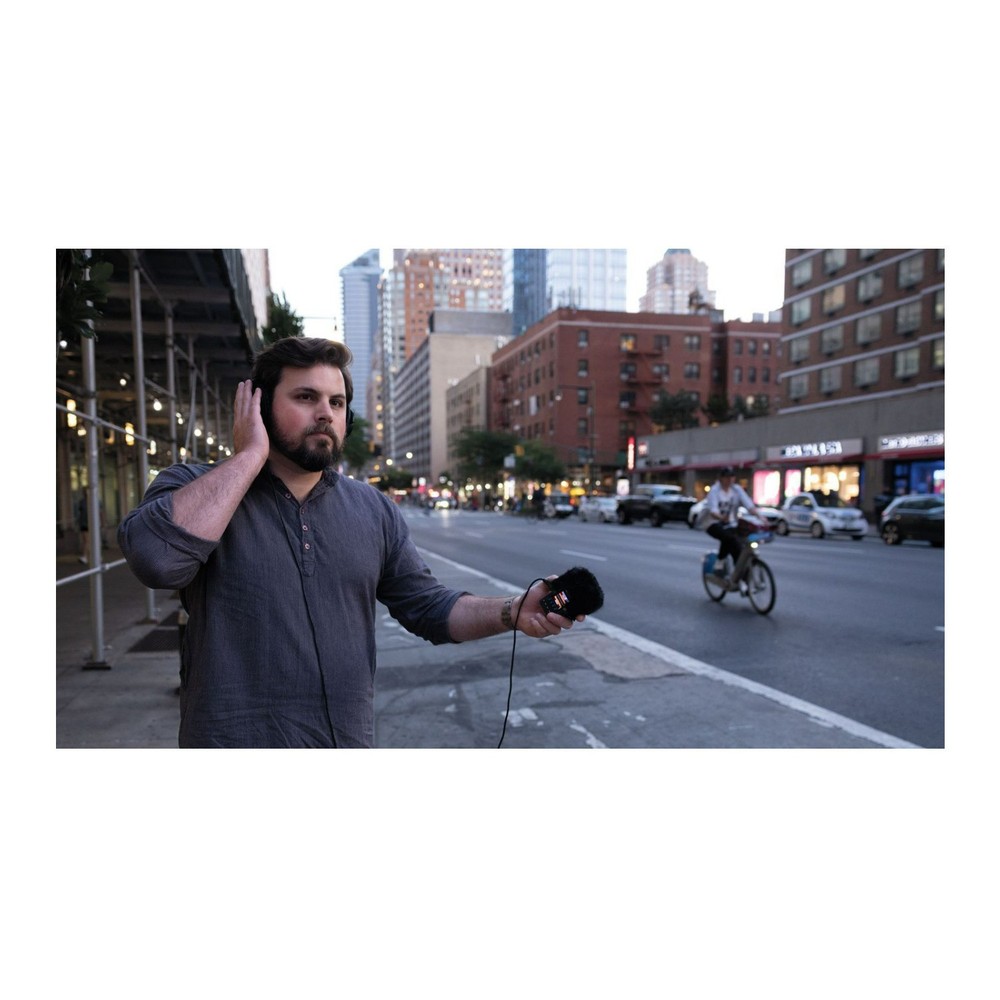 Zoom H2essential Multi-Mic Handy Recorder and Hairy Windscreen Bundle