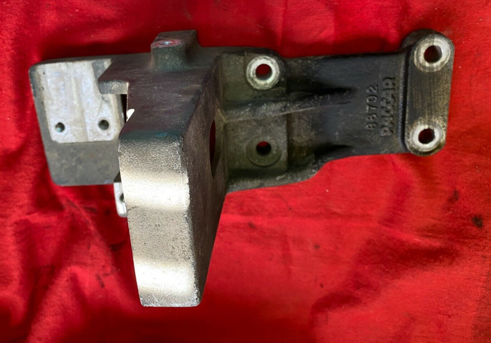PACCAR engine  Motor Mount Bracket 1821554