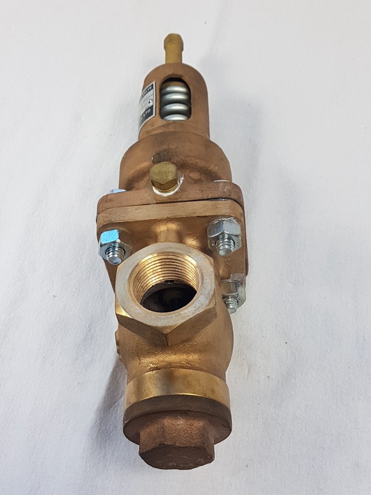 Mack 7938 Brass Valve Series B1 - 276 kPa - 25mm - 1-1/4 inch port - Unused