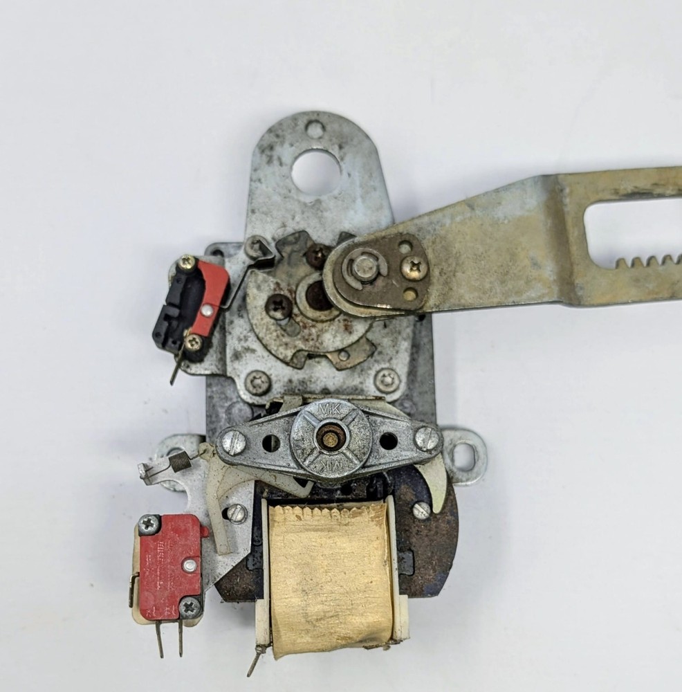 Older Vendo Can Soda Vending Machine Selection Motor - Silver Disk