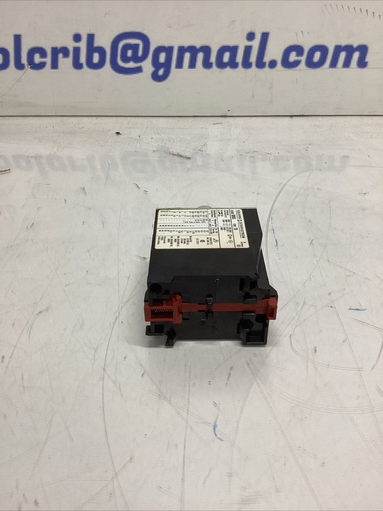 Square D Overload Relay 9065 TR5,5 *CHIPPED ON SIDE* Q-564