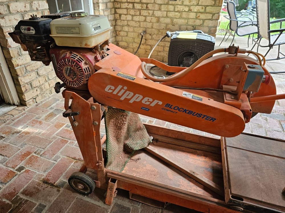 Clipper Blockbuster Gas Table Saw