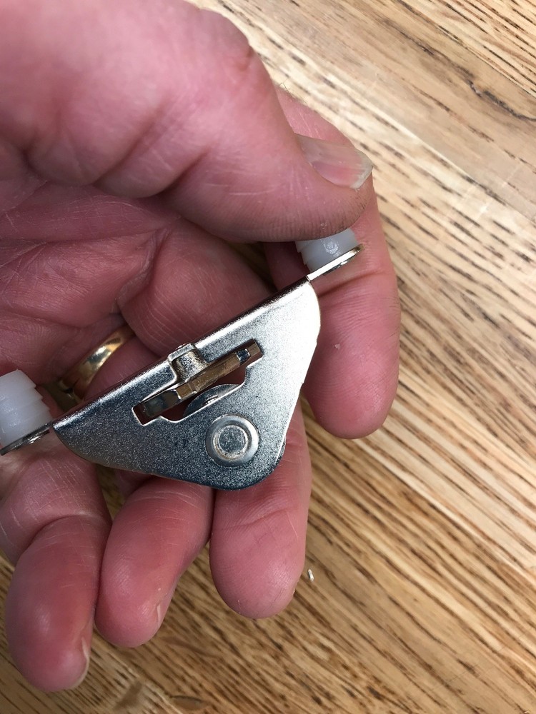 (1) Pair Indaux SUPRA QUICK ASSEMBLY Drawer Front Fixing Brackets D-4