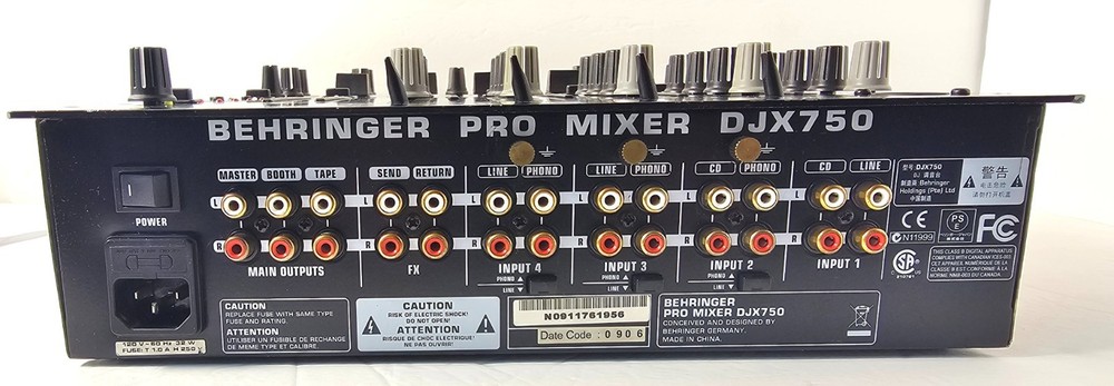 Behringer Professional DJ Mixer DJX750